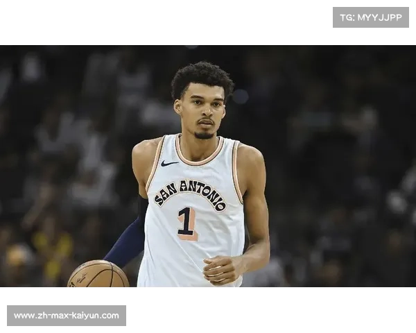 文班亚马半场高效发挥10投6中轰下22分7篮板展现惊人潜力 文班亚马半场高效发挥10投6中轰下22分7篮板展现惊人潜力